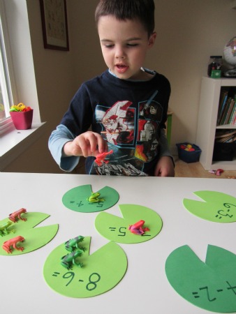 Preschool Craft Ideas Numbers on Lily Pad Math   Subtraction Activity   No Time For Flash Cards