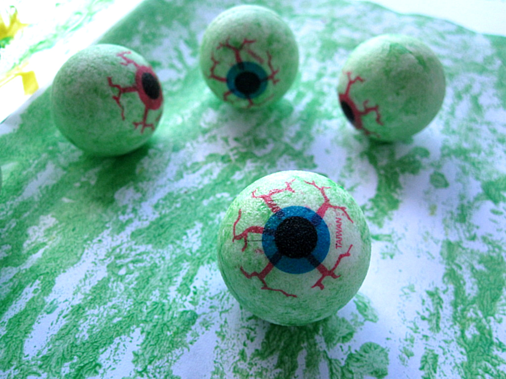 eyeball painting halloween craft for kids