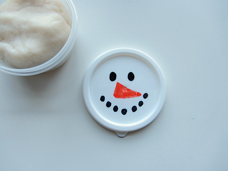 snowman treat container