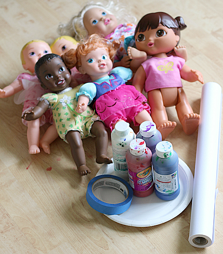 painting with dolls 