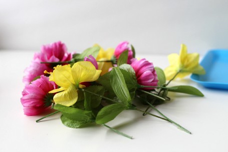 Spring Flower Fine Motor Tray Activity - No Time For Flash Cards