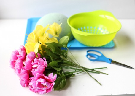 Spring Flower Fine Motor Tray Activity - No Time For Flash Cards