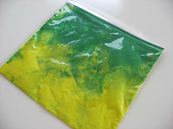 NO MESS COLOR MIXING IN PLASTIC BAG